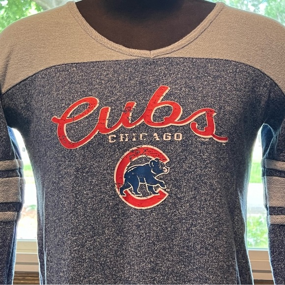 Women’s Major League Baseball Fitness Chicago Cubs Baseball Sweatshirt, Medium - Picture 3 of 13